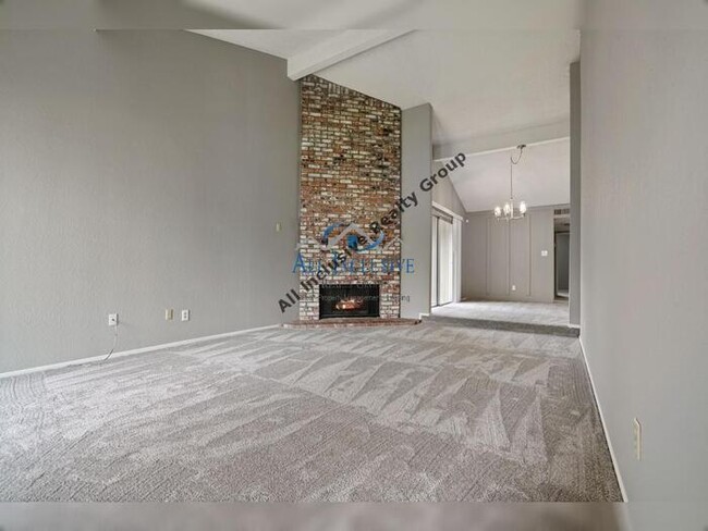 9125 Nasreen Dr in Sacramento, CA - Building Photo - Building Photo