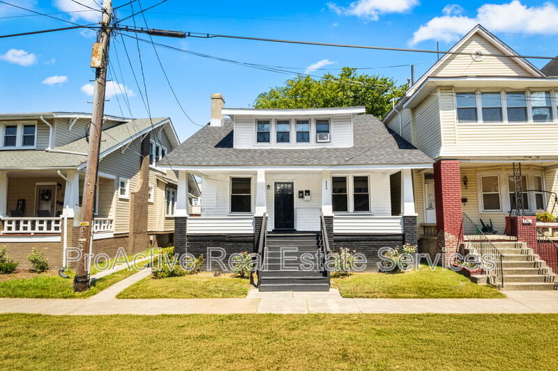 244 W 32nd St in Norfolk, VA - Building Photo