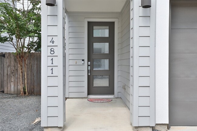 4811 Martin Oaks Ln