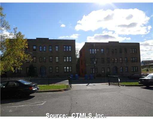 123-125 Putnam St in New Britain, CT - Foto de edificio - Building Photo