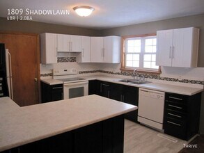 1809 Shadowlawn Dr in Champaign, IL - Building Photo - Building Photo