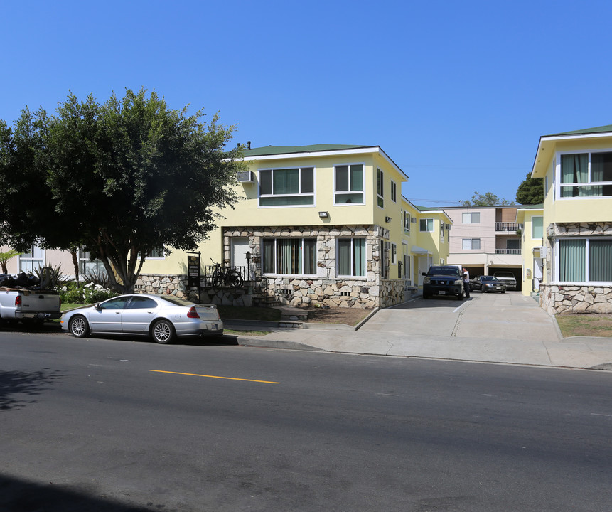 723 S Harvard Blvd in Los Angeles, CA - Building Photo