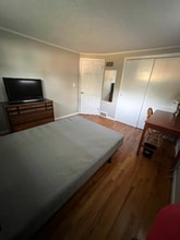 240 Greenaway Dr in Springfield, MA - Building Photo - Building Photo