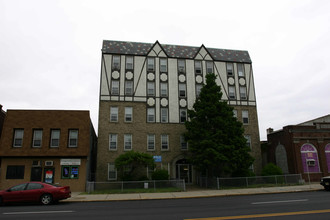 240-242 Washington Ave in Belleville, NJ - Building Photo - Building Photo