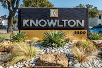 Knowlton Apartment Homes in Mesquite, TX - Foto de edificio - Building Photo