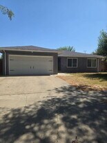 3166 Kernland Ave in Merced, CA - Building Photo