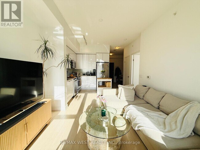 10 Park Lawn Rd in Toronto, ON - Building Photo - Building Photo