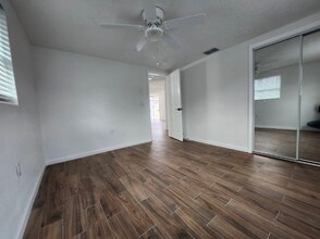 17 S Columbus St in Beverly Hills, FL - Foto de edificio - Building Photo