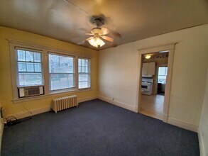 2221 Olive St-Unit -1 in Cedar Falls, IA - Building Photo - Building Photo