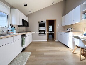 55 Esty Farm Rd in Newton, MA - Building Photo - Building Photo