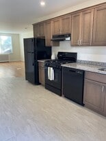 123 Gallagher Rd in Wayne, PA - Building Photo