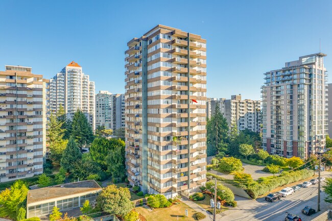 Edgewater Royal in New Westminster, BC - Building Photo - Building Photo