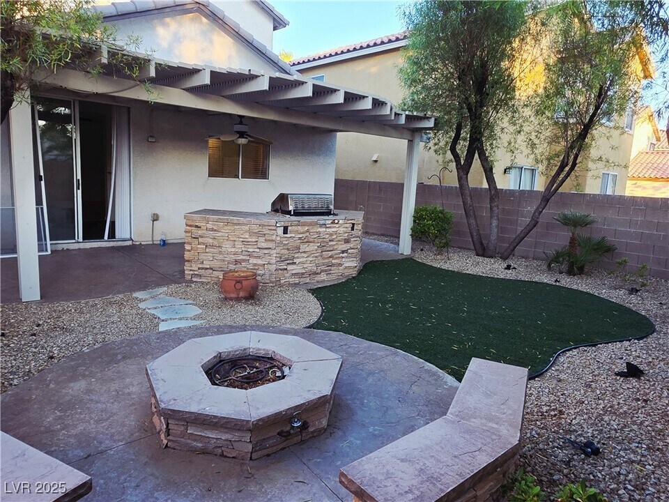 6225 Mercer Valley St in North Las Vegas, NV - Building Photo