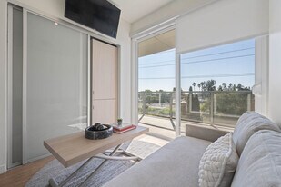 5875 Interceptor St in Los Angeles, CA - Building Photo