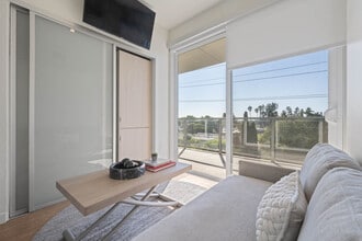 5875 Interceptor St in Los Angeles, CA - Building Photo - Building Photo