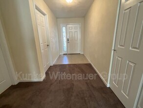 40 Oak Pointe Cir in Belleville, IL - Building Photo - Building Photo