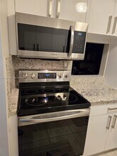 14321 N Kendall Dr in Miami, FL - Building Photo - Building Photo