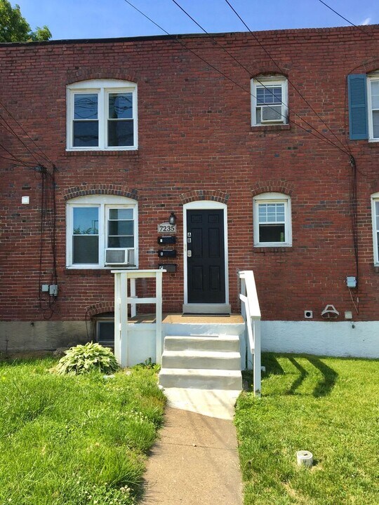 7235 Holabird Ave-Unit -Unit B - PM hold 10/2023 funds in Dundalk, MD - Foto de edificio