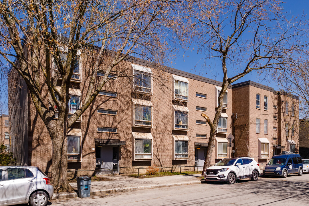 2331 Saint-Charles St in Montréal, QC - Building Photo