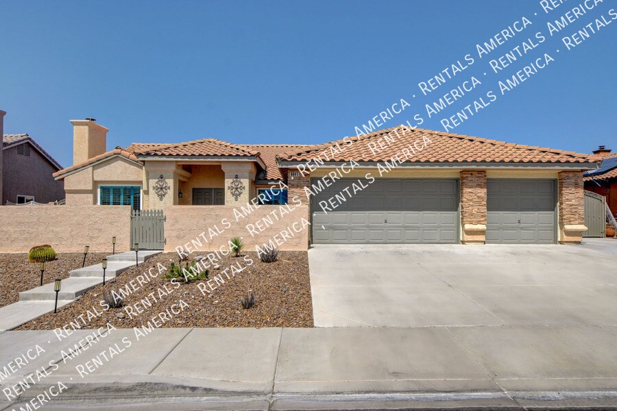 6841 N Bienville St in Las Vegas, NV - Building Photo