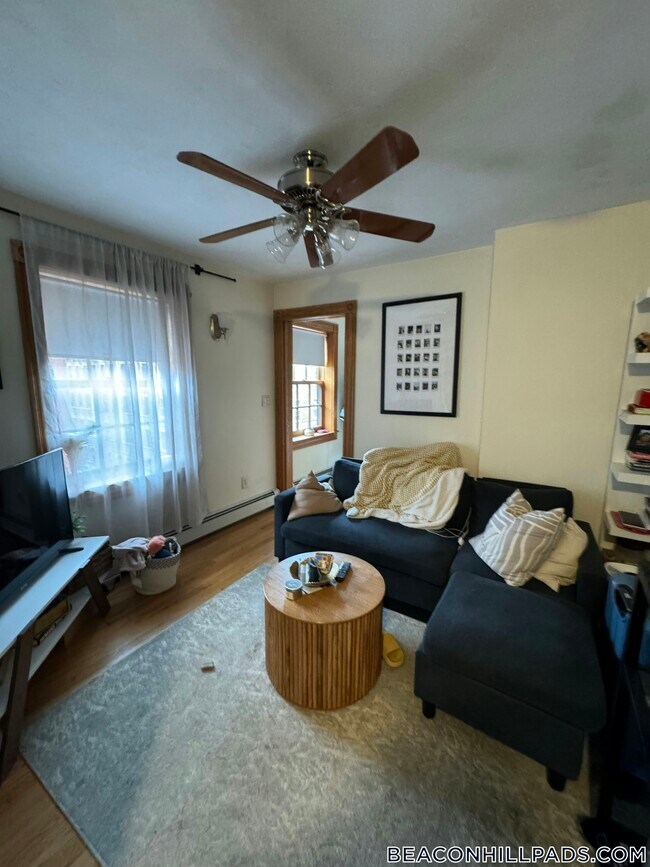 89 Myrtle St in Boston, MA - Building Photo - Building Photo