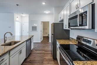 Coronet Way Lofts in Charlotte, NC - Foto de edificio - Building Photo