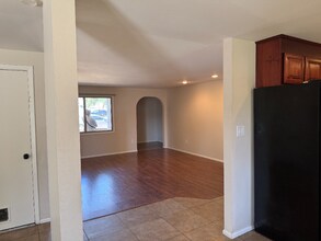 3747 E Winchcomb Dr in Phoenix, AZ - Building Photo - Building Photo