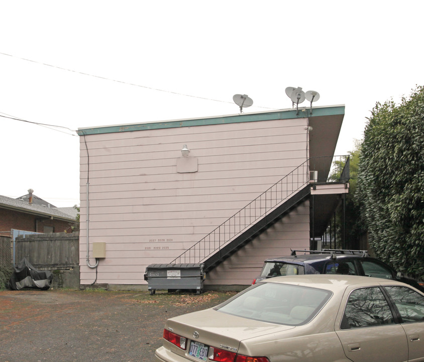 2021 SE Ash St in Portland, OR - Building Photo