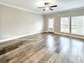 821 Goswell Dr in Nolensville, TN - Foto de edificio - Building Photo