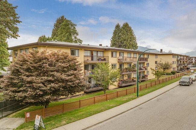 Mountain Park Residences in Burnaby, BC - Building Photo - Building Photo