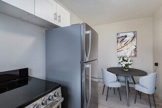 Lakeview Apartments in Regina, SK - Building Photo - Building Photo