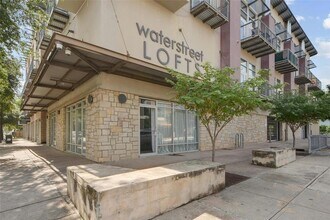 1601 E Cesar Chavez St, Unit 201 in Austin, TX - Building Photo - Building Photo