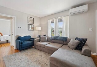 100 S Ann Arbor St, Unit 2 in Saline, MI - Building Photo - Building Photo