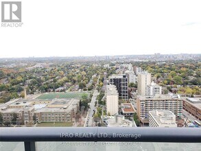 185-2185 Roehampton Ave in Toronto, ON - Building Photo - Building Photo
