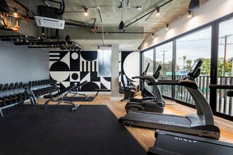 The Charlie Echo Park in Los Angeles, CA - Foto de edificio - Building Photo