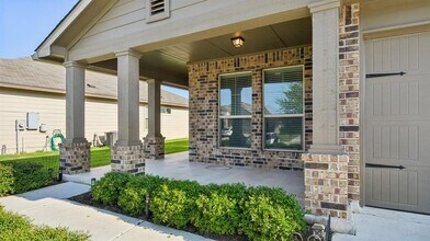 232 Reagor Dr in Taylor, TX - Building Photo - Building Photo