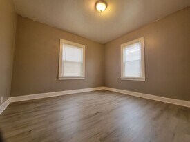 2111 W 8th St in Anderson, IN - Building Photo