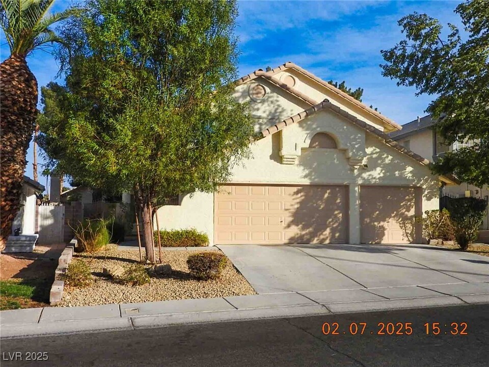 1832 Ruby Ln in Henderson, NV - Building Photo