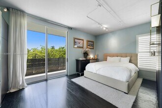 1700 Meridian Ave in Miami Beach, FL - Building Photo - Building Photo