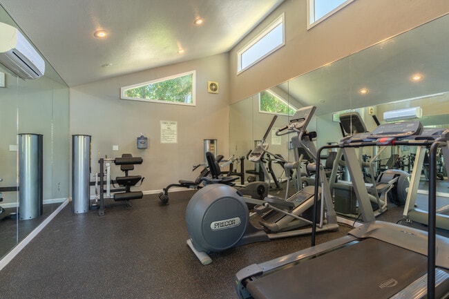 Village at Fair Oaks in Fair Oaks, CA - Foto de edificio - Interior Photo