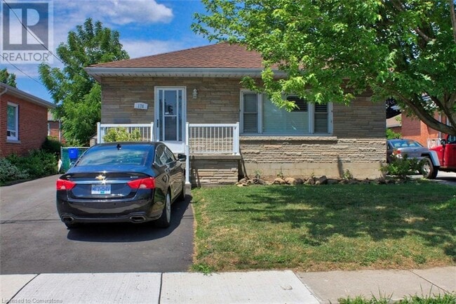 property at 176 E 32nd St