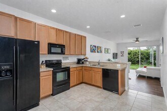 5014 White Sanderling Ct in Tampa, FL - Building Photo - Building Photo