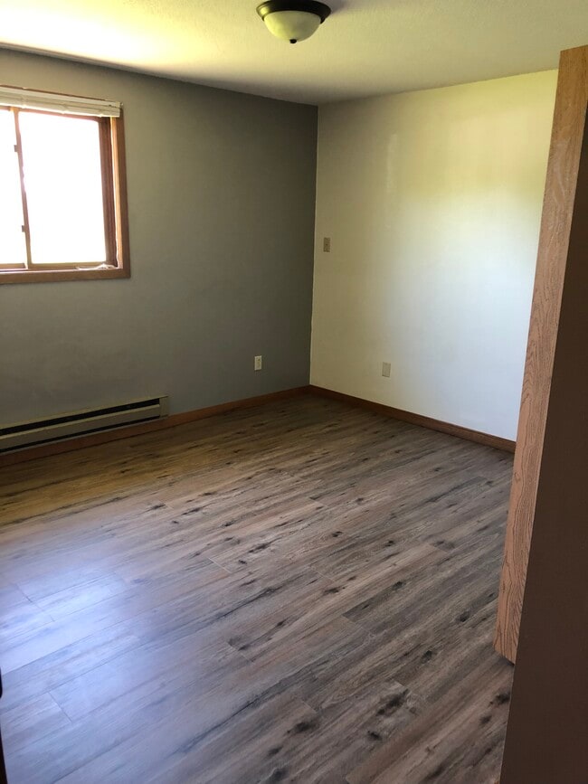 530 Bluebird Ct in Onalaska, WI - Building Photo - Building Photo