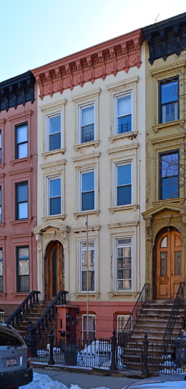 24 Herkimer St in Brooklyn, NY - Building Photo - Building Photo