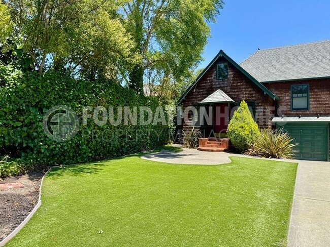 2022 Fifth Ave in San Rafael, CA - Foto de edificio - Building Photo
