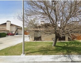 429 S Sunset St, Unit C in Ridgecrest, CA - Building Photo