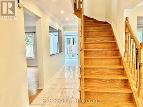 135 Picasso Dr in Ottawa, ON - Building Photo - Building Photo