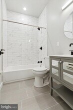 316 S 52nd St-Unit -2 in Philadelphia, PA - Foto de edificio - Building Photo