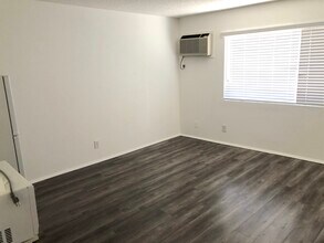 1810 Prosser Ave in Los Angeles, CA - Foto de edificio - Building Photo