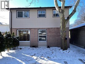 8691 Darlington Crescent in Windsor, ON - Building Photo